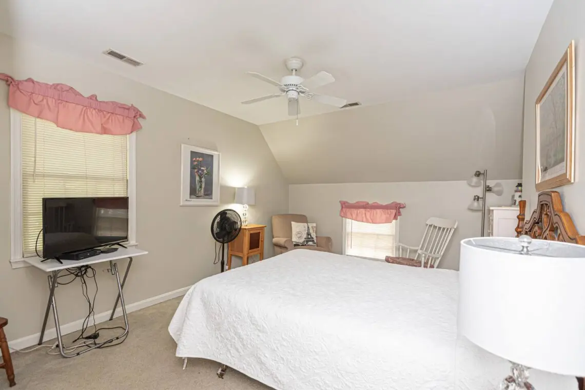 00d8eeaa b85b 44e4 9581 e587adb694fb