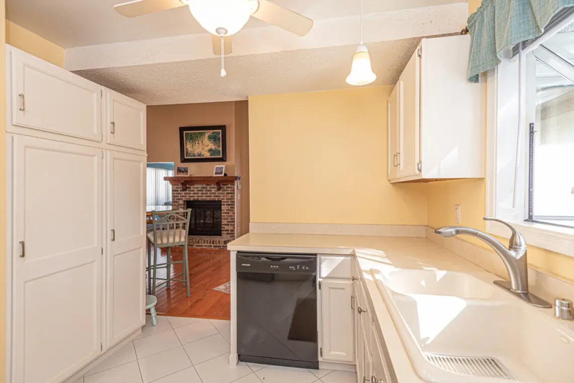 05bf93aa 10f0 4d42 bc66 000d79161d7f