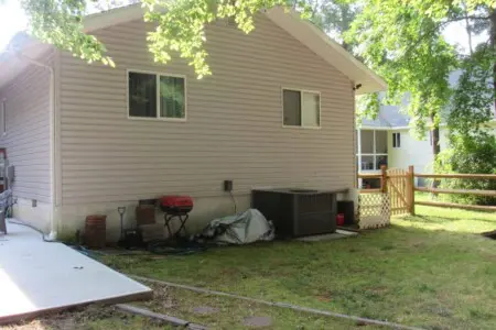 0b412a6d a903 4982 8a49 3b0f03debf7c