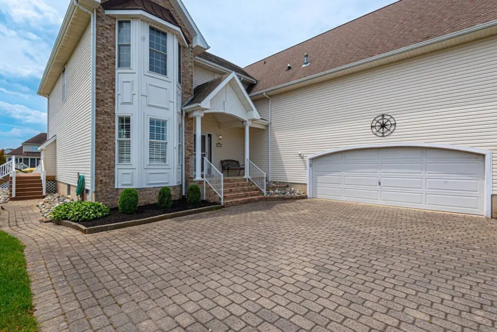 28b3f6c5 74a0 43b2 92ca 3e4e3eab906e