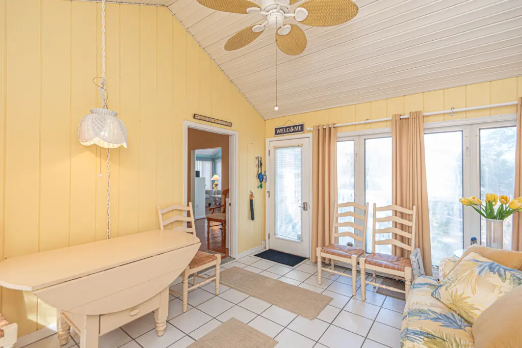 28de8993 acad 44a4 a5fb 968f4055a7f1