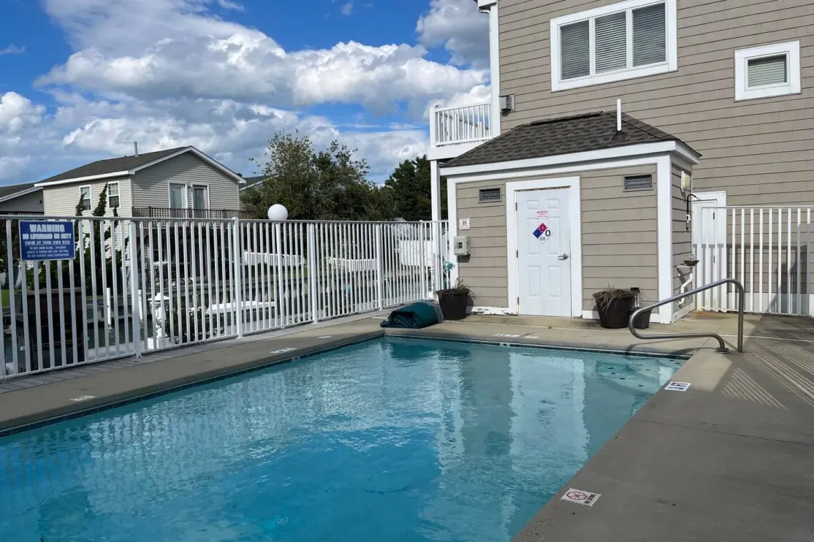 4b6bf6f2 1740 4e9a 913b 115fc10a8d17