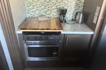 91e0ddd8 fa00 4ff3 9e79 d85be22be490