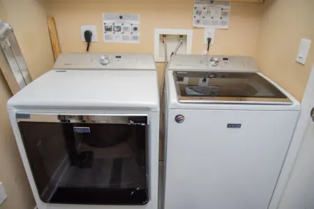 97a93ca7 f9f5 4681 8f04 bb47b24df35c