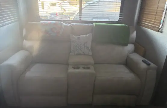 98bde54e cb2b 46f7 8dd7 d181ac11a06c