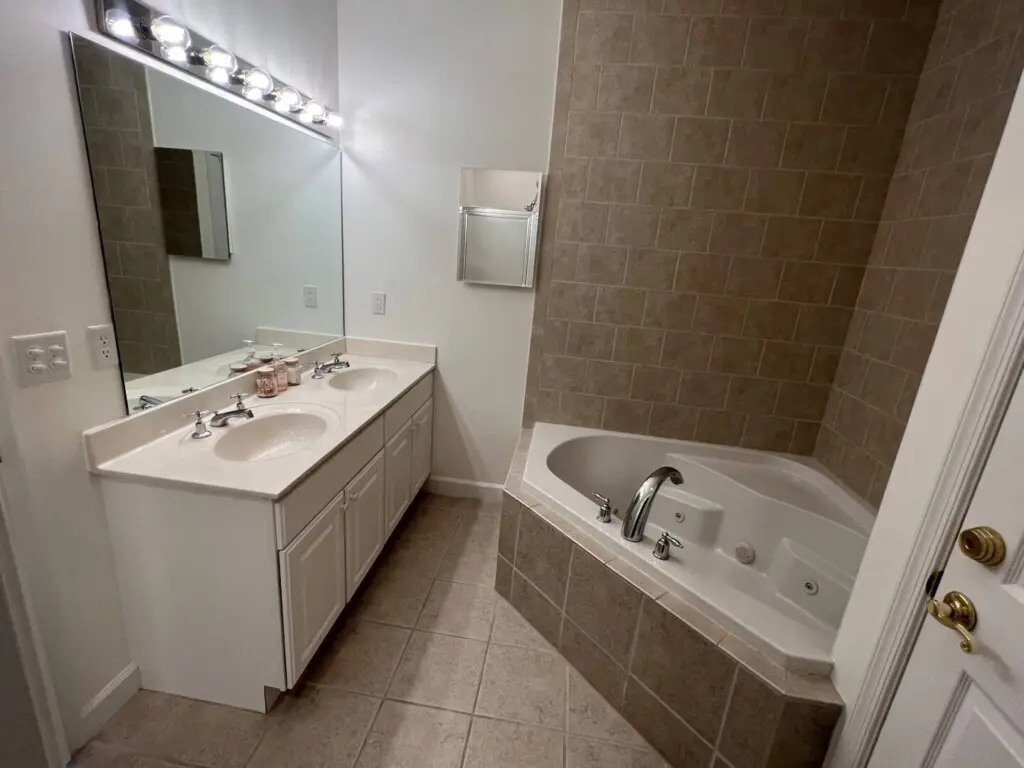 a66916d4 dc70 45c7 8591 6df0dc73c023