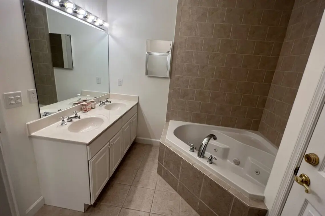 a66916d4 dc70 45c7 8591 6df0dc73c023