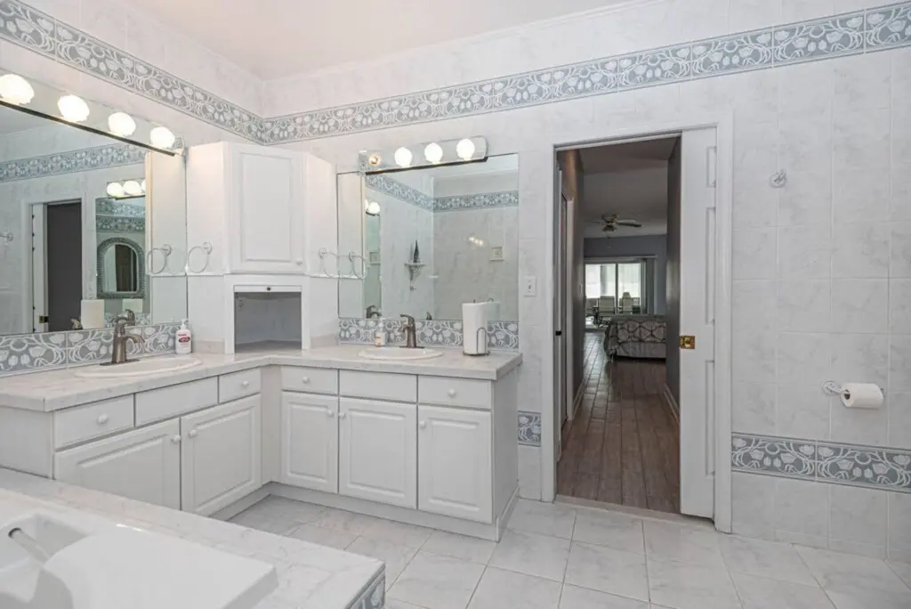 c1ad6c2a e847 40e3 86e0 85846c380d4a