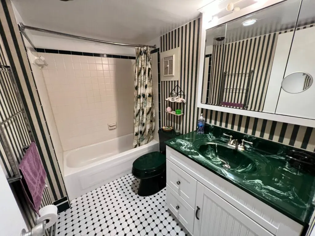 e2bf18c1 3b6c 4705 9c1e 203516bc6e4a