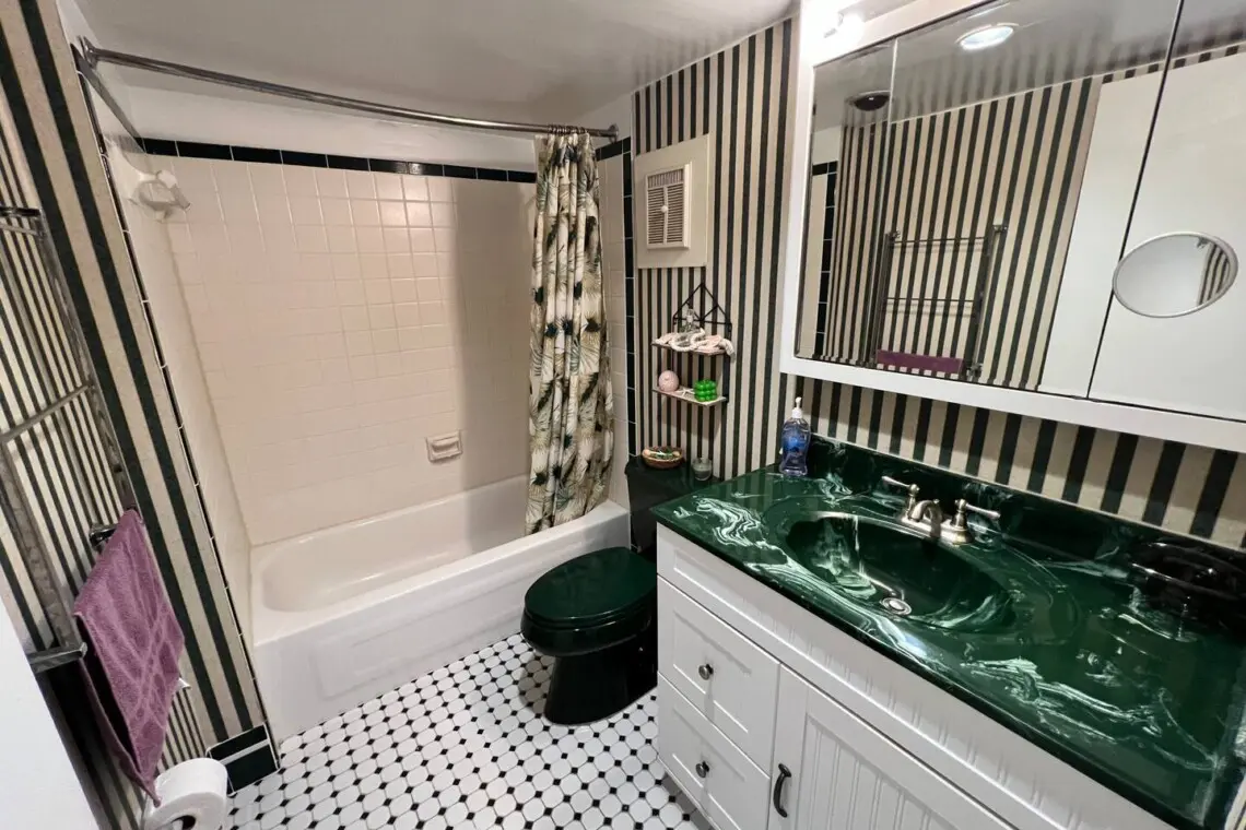 e2bf18c1 3b6c 4705 9c1e 203516bc6e4a