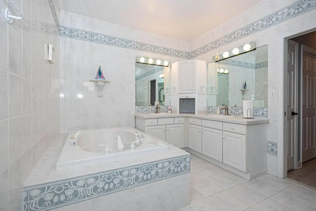 e47dcd1b 8402 4c25 9aa1 3144356e1d3d