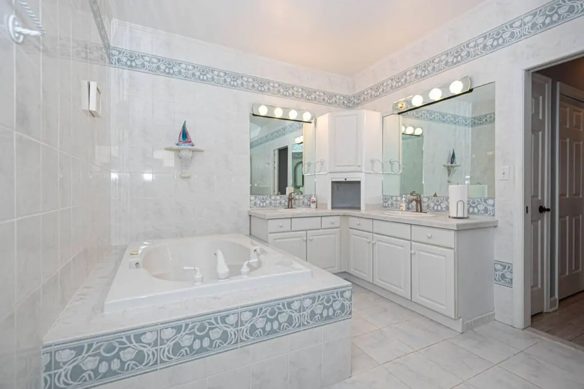 e47dcd1b 8402 4c25 9aa1 3144356e1d3d