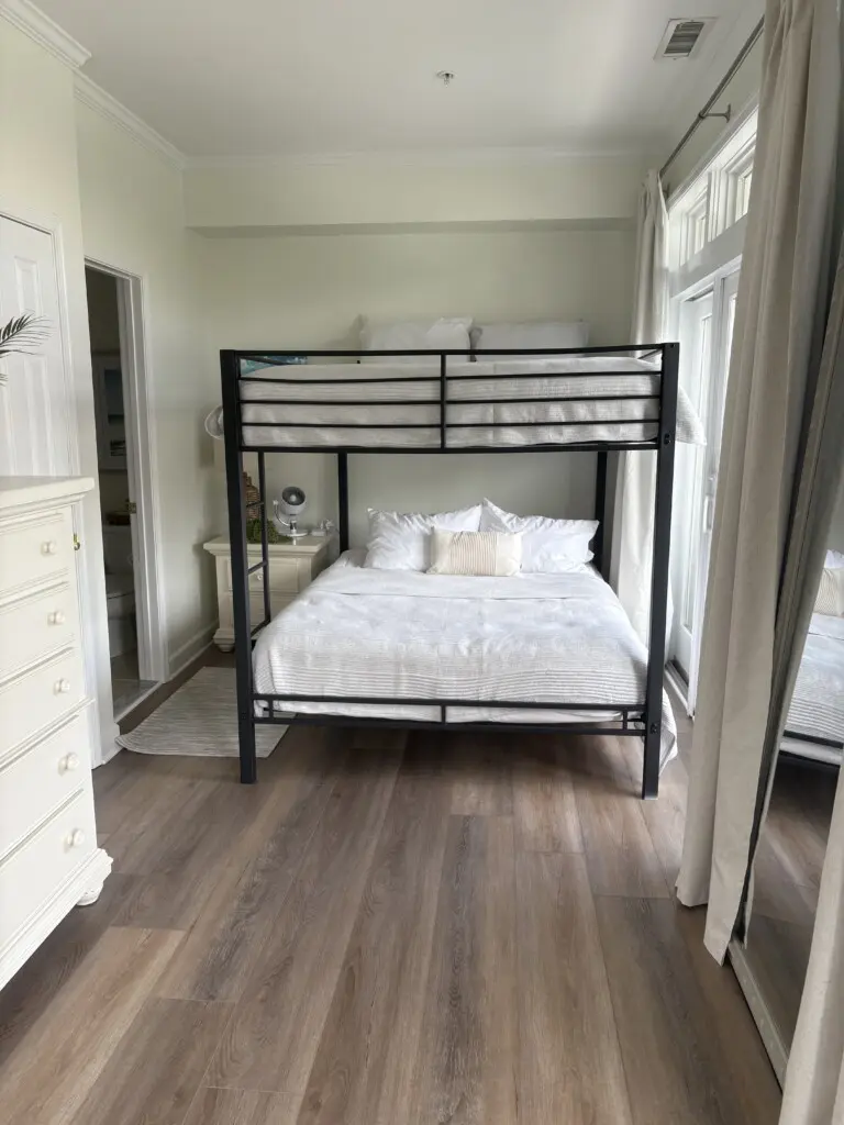 fe3dc317 70aa 40fd b0fa ac50bf015c63